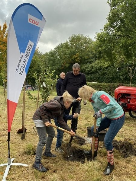 und Action...
